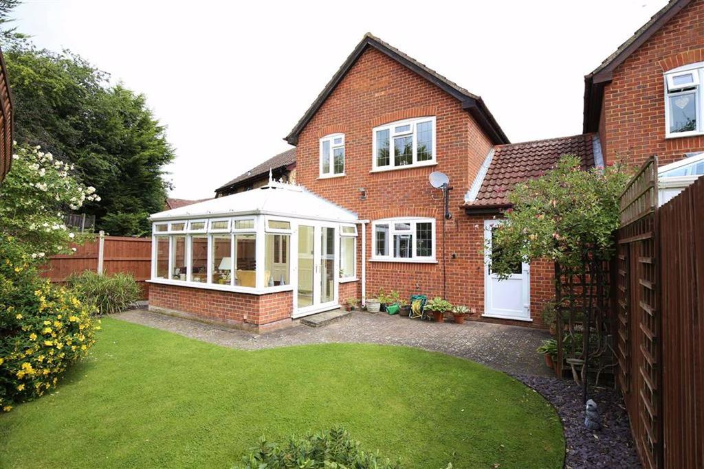 Borough Green, Kent 2 bed detached house £400,000