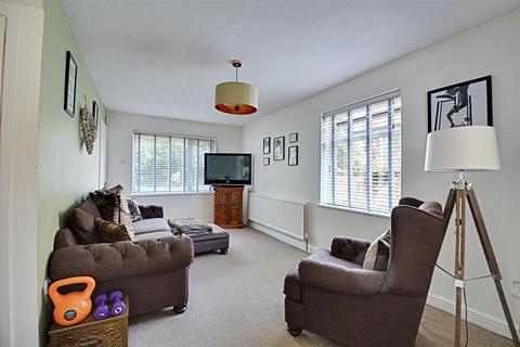 21 Ashdown Road, Bexhill-on-sea, TN40 1SE