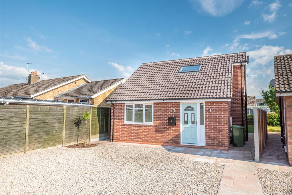 Harcourt Close, York 2 bed detached bungalow £335,000