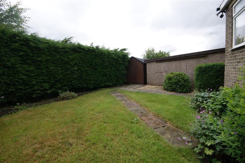 Danebury Road, Brighouse 2 bed property £795 pcm (£183 pw)