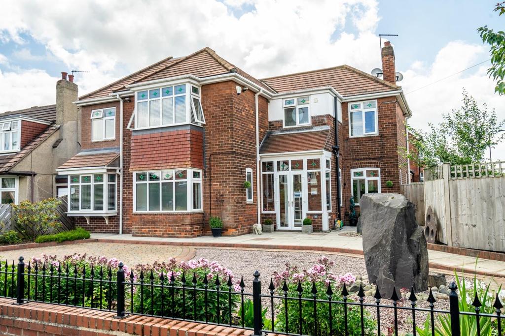 Heslington Lane, York 5 bed detached house £675,000