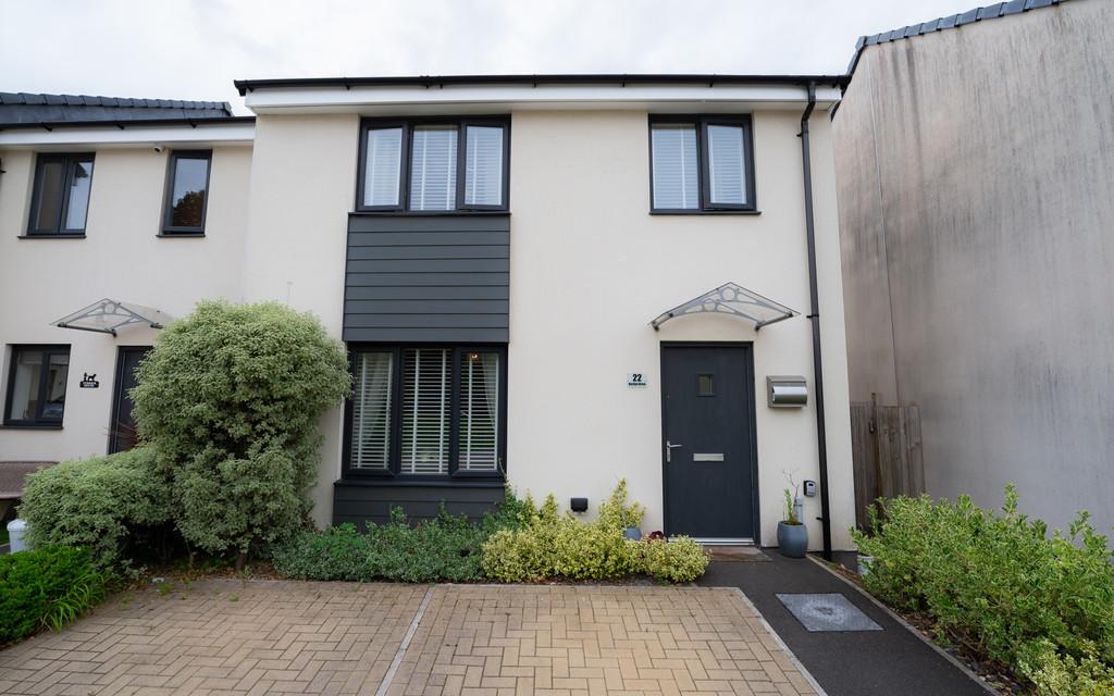 Harlyn Drive, Plymouth 4 bed end of terrace house £275,000