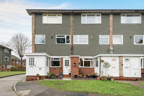 2 bedroom maisonette for sale, Tredenham Close, Farnborough, GU14