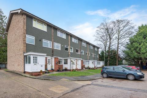 2 bedroom maisonette for sale, Tredenham Close, Farnborough, GU14