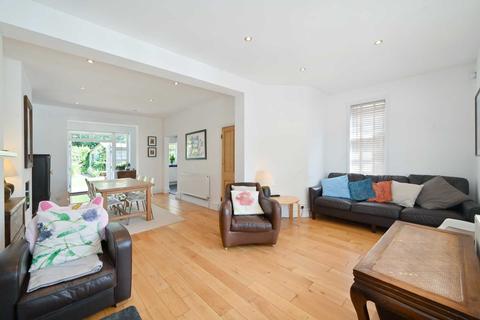 79 Fowlers Walk, London, W5 1BQ