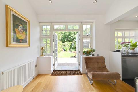 79 Fowlers Walk, London, W5 1BQ