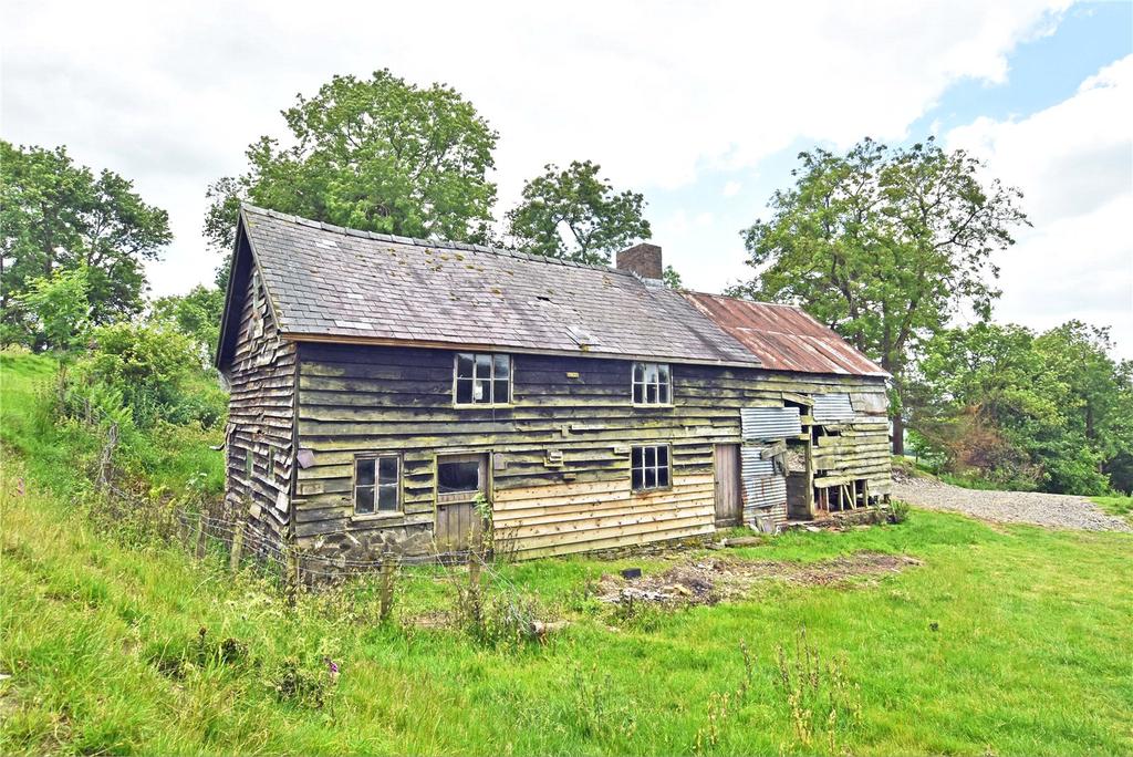 Dolau, Llandrindod Wells, Powys, LD1 2 bed detached house £150,000