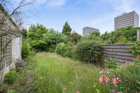 23 Howard Road, New Malden, KT3 4DP