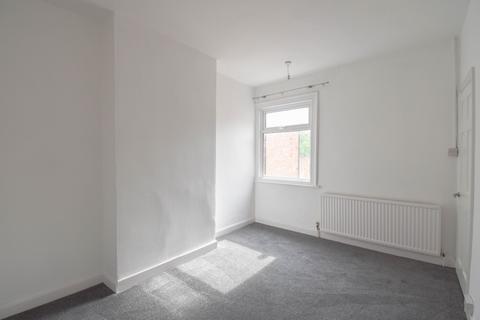 3 bedroom semi-detached house to rent, Nansen Road, Leicester