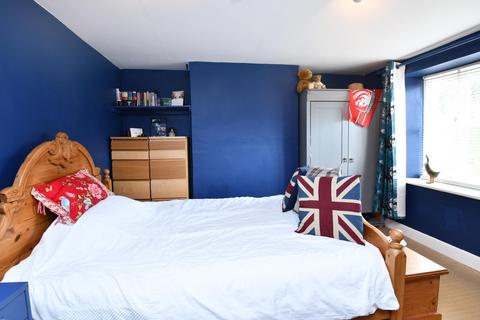 4 bedroom terraced house for sale - Station Road, South Cerney