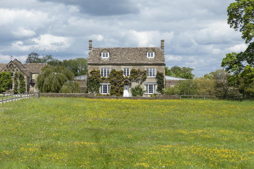 Eastcourt Farm, Eastcourt... 5 bed country house £3,700,000