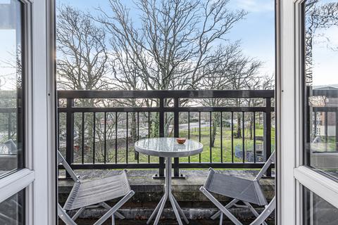 2 bedroom apartment to rent, Markham House, Kenley Place, North Camp Village, Hampshire, gu14