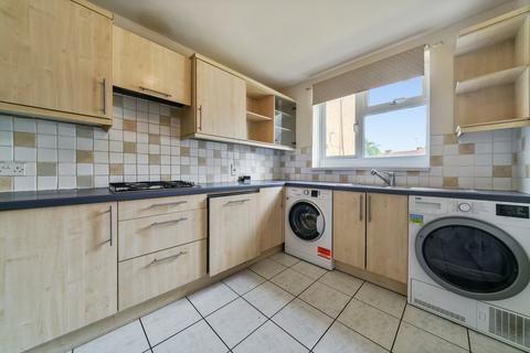 34 Lambourn Close, London, W7 2LN