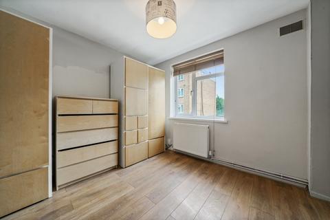 34 Lambourn Close, London, W7 2LN