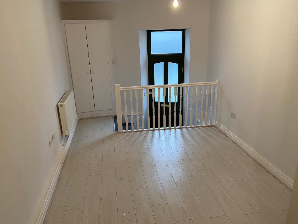 Lees Road, Mossley, OL5 1 bed townhouse £500 pcm (£115 pw)