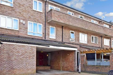 26 Mcintosh Close, Wallington, SM6 9JP