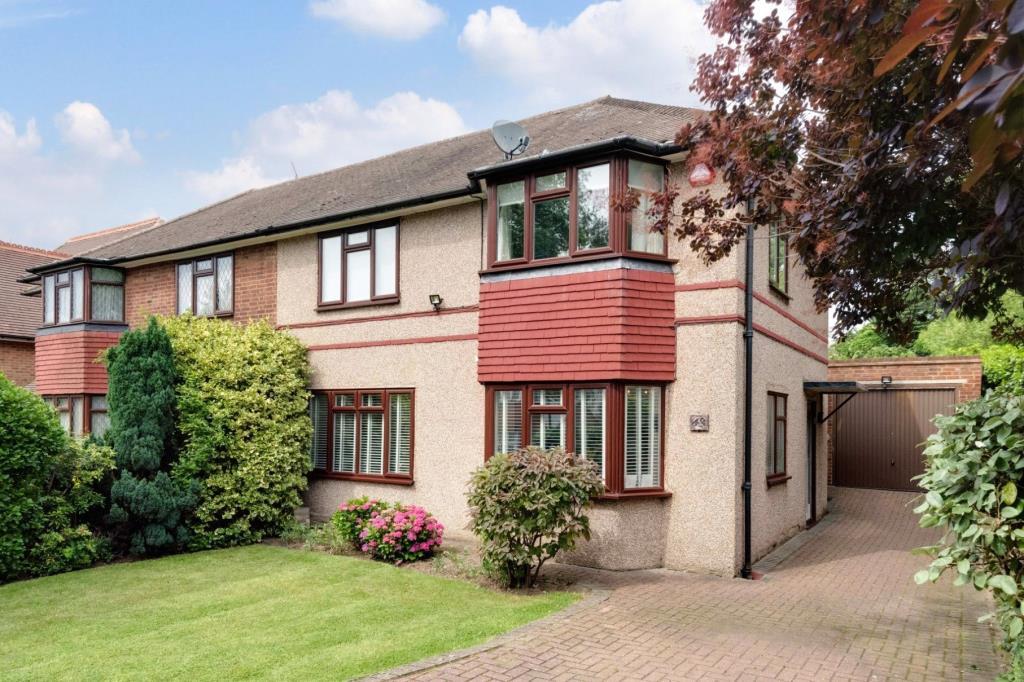 Allandale Avenue, London, N3 3 bed semidetached house £1,250,000