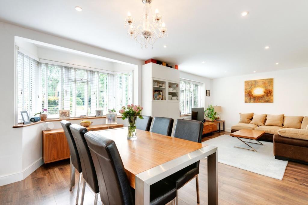 Allandale Avenue, London, N3 3 bed semidetached house £1,250,000