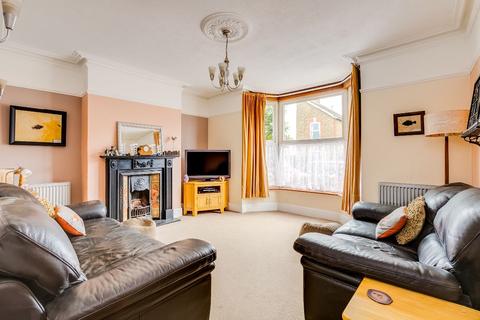 91 Edgell Road, Staines-upon-thames, TW18 2EN