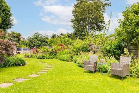 91 Edgell Road, Staines-upon-thames, TW18 2EN