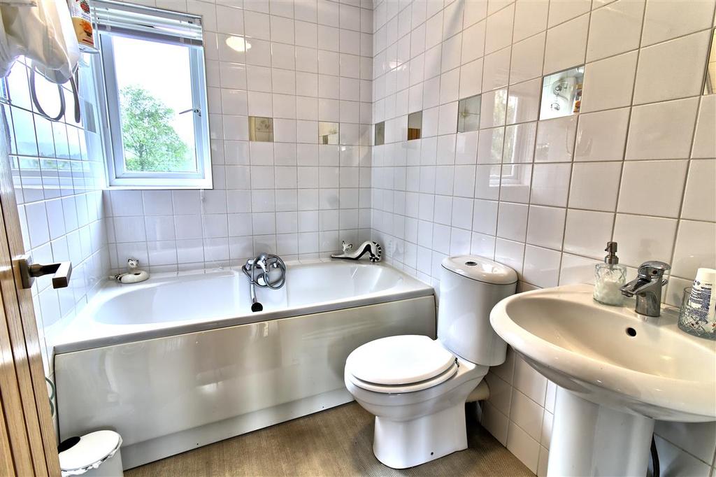 En-Suite Bathroom