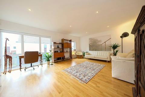 92 Bavelaw Road, Balerno, EH14 7AE