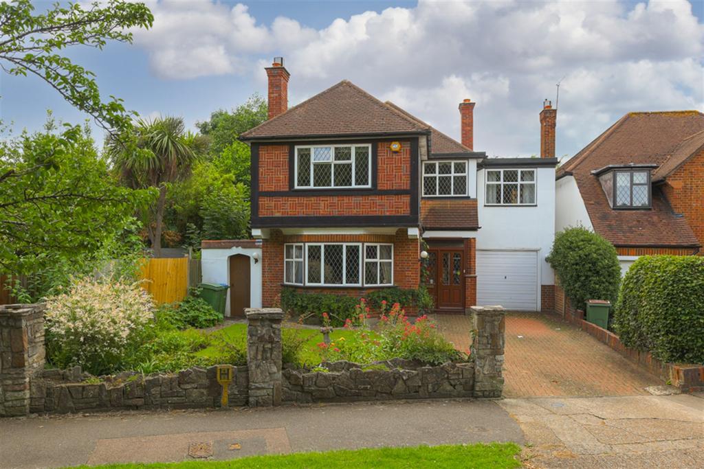Claygate Lane, Hinchley Wood 5 bed detached house £1,000,000