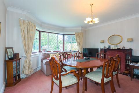 44 Claygate Lane, Esher, KT10 0AQ