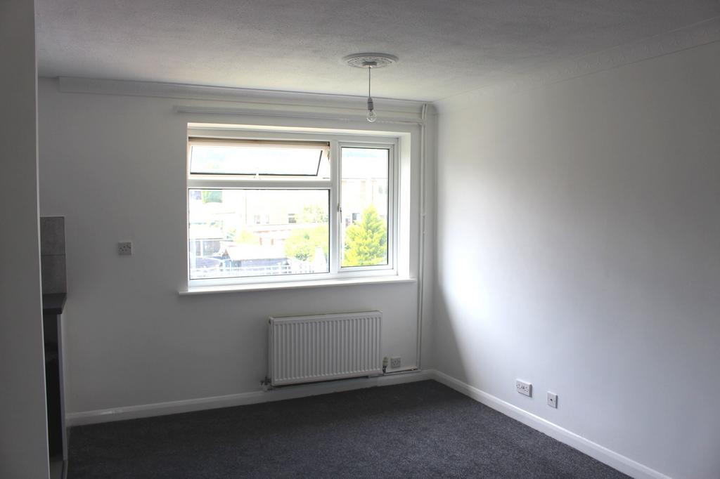 Apartment in Chatham, Medway - View 5