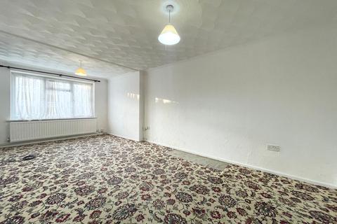 37 Westray Close, Basingstoke, RG21 4HY