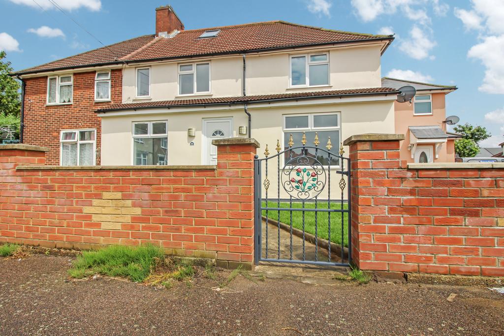 Rothwell Road, Dagenham, RM9 4 bed semidetached house £1,995 pcm (£