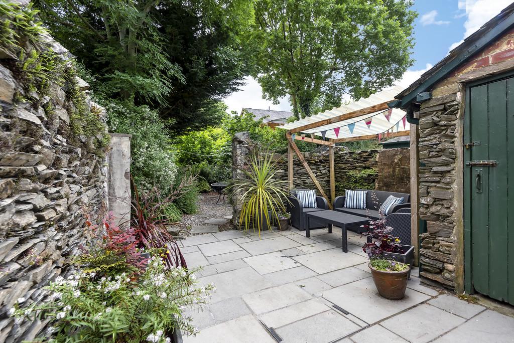 Rear Paved Garden