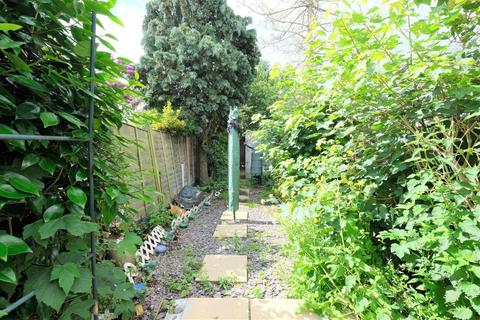 16 Albert Road, St Mary Cray, Orpington, BR5 4AF