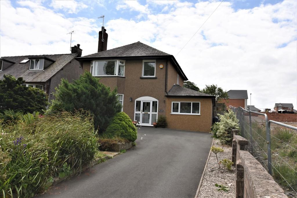Priory Road, Ulverston, LA12 9QE 3 bed detached house £375,000