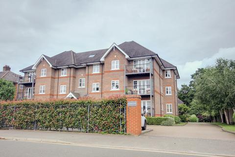 2 bedroom apartment to rent, Kimbolton , 24, Ray Park Avenue