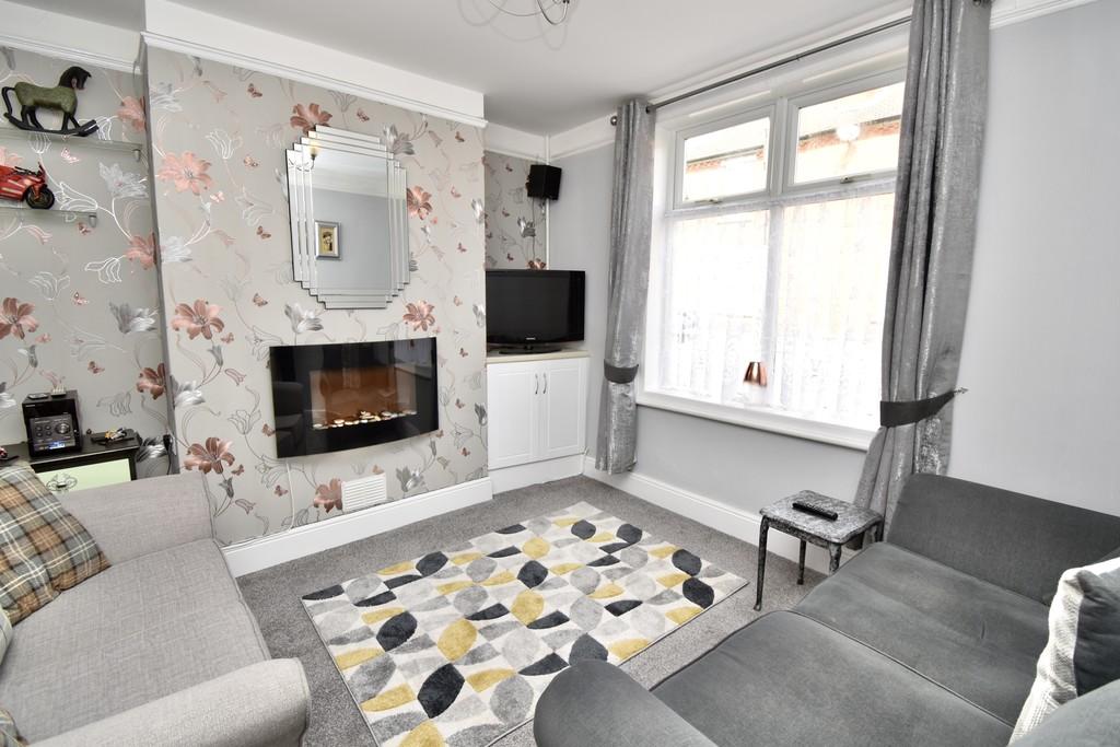Henley Street, Lincoln 3 bed terraced house £130,000