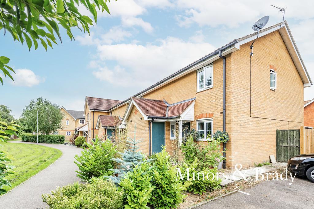 Geneva Walk, Toftwood 2 bed end of terrace house £185,000
