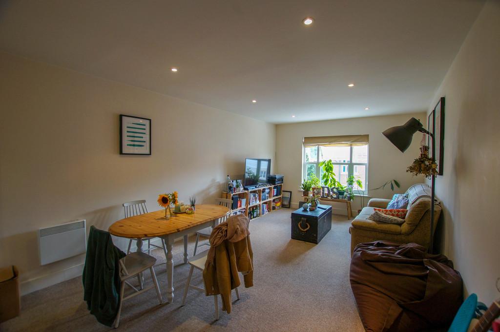 St Agnes Place, Chichester 1 bed flat £900 pcm (£208 pw)