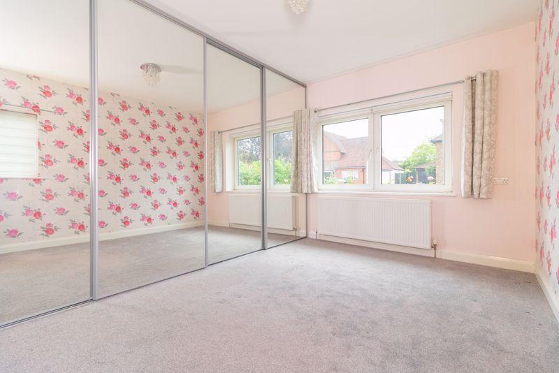 Crewes Avenue, Warlingham 3 bed bungalow £500,000