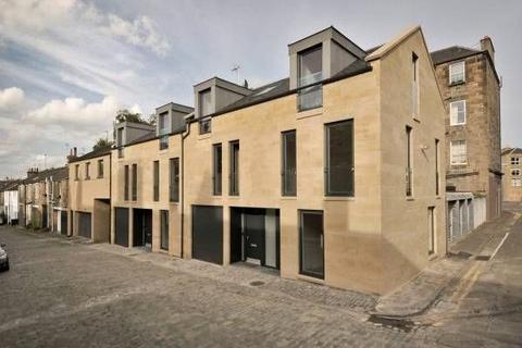 3 bedroom detached house to rent, Dean Park Mews, Stockbridge, Edinburgh