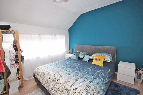 13 Helene Grove, Grimsby, DN32 8JX