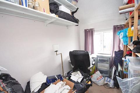 13 Helene Grove, Grimsby, DN32 8JX