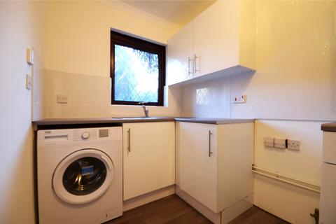 2 bedroom end of terrace house to rent, Hookwood, Surrey, RH6