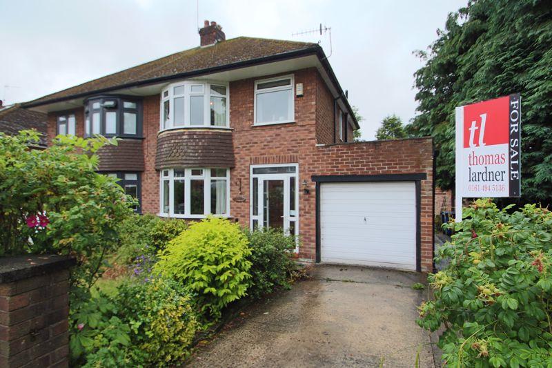 Longwood Close, Romiley 3 bed semidetached house £325,000
