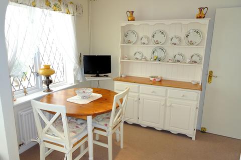 3 Pine Close, Porthcawl, CF36 5NX