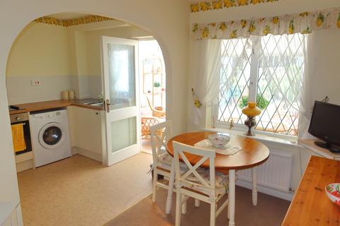 3 Pine Close, Porthcawl, CF36 5NX