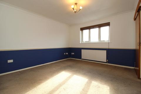 2 bedroom apartment to rent, Station Road, West Horndon, CM13