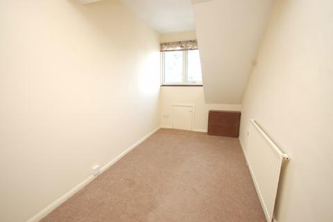 2 bedroom apartment to rent, Station Road, West Horndon, CM13