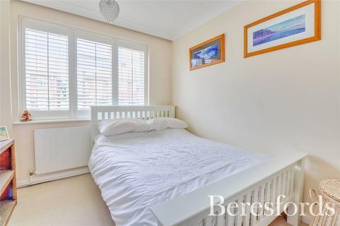 12 Randalls Drive, Hutton, Brentwood, CM13 1NW