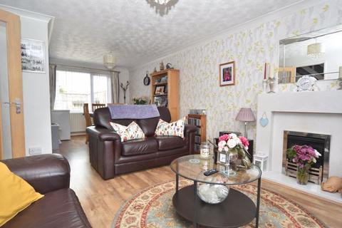 2 Barrymore Close, Langport, TA10 9TB